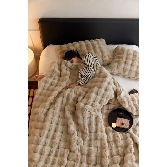 Luxurious Polyester Velvet Blanket