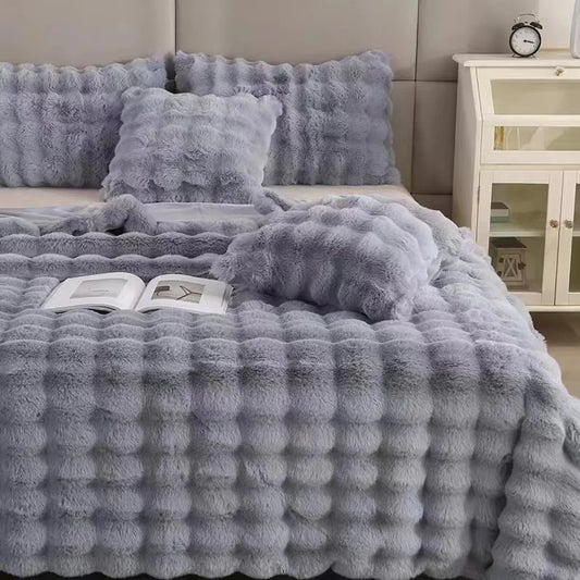 Luxurious Polyester Velvet Blanket